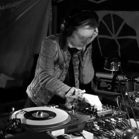 DJ DeeCee (D, Dresden) 28. This Is Ska Festival - Wasserburg, Rosslau - 20. Juni 2025 (6).JPG